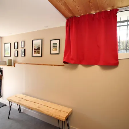 Apartment T3 Avec Jardin Privatif Et Wifi A Mont-dore, Renove, Parking Et Garage Inclus - Fr-1-608-37 *