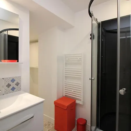T3 Avec Jardin Privatif Et Wifi A Mont-dore, Renove, Parking Et Garage Inclus - Fr-1-608-37